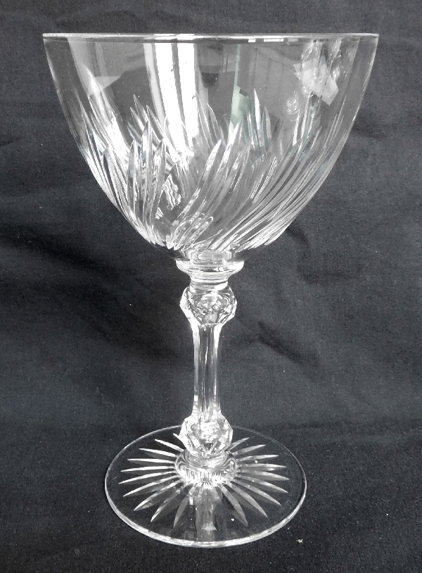 Détail — Verre à vin ou verre à porto en cristal de Baccarat, modèle à torsades taille 8659 - 10,5cm