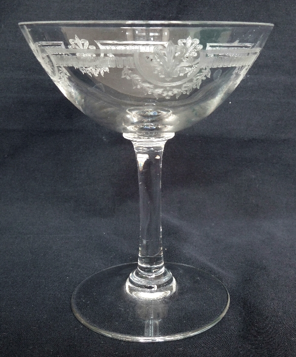 Détail — Coupe à champagne en cristal de Saint Louis, modèle Manon