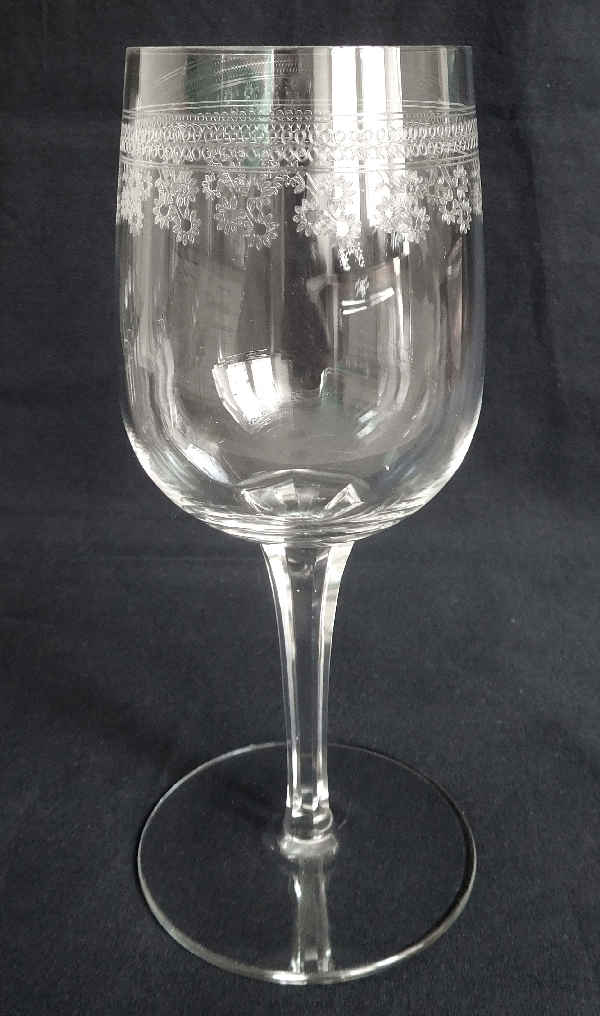 Détail — Verre à vin en cristal de Baccarat, modèle Pompadour - 14,2cm