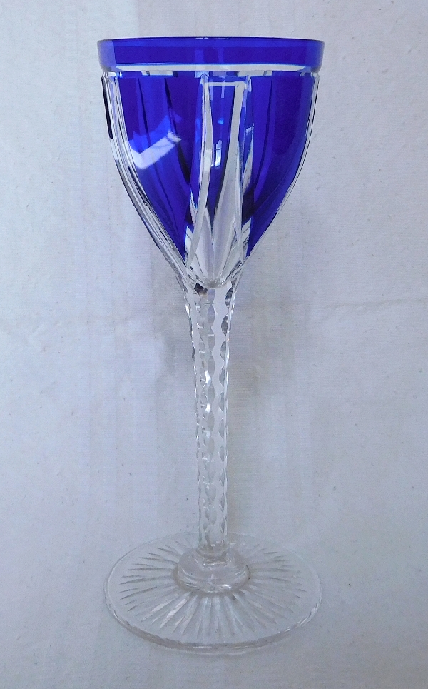 Détail — Verre à porto en cristal de St Louis d'époque Art Deco, cristal overlay bleu cobalt