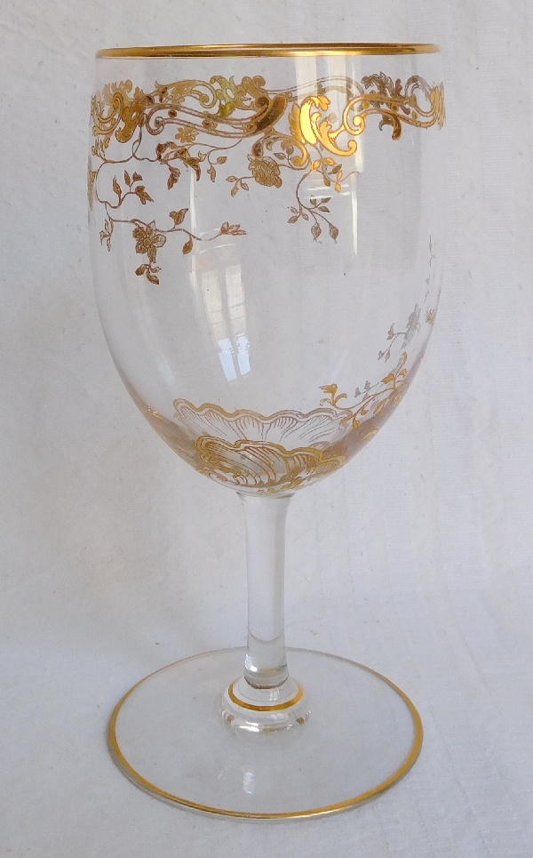 Détail — Verre à eau en cristal de Baccarat, modèle Louis XV rehaussé à l'or fin