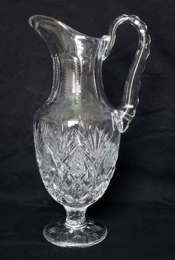 Détail — Broc / pichet à eau en cristal de Saint Louis, modèle Florence