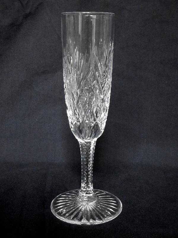 Détail — Flûte à champagne en cristal taillé de St Louis, modèle Gavarni