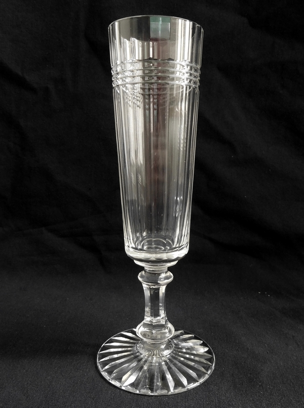 Détail — Flûte à champagne en cristal de Baccarat, modèle Chicago version luxe