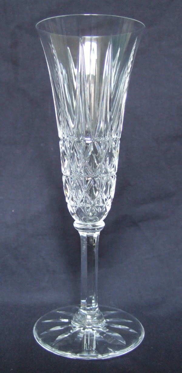 Detail — St Louis crystal champagne flute, Tarn pattern - 16cm - signed