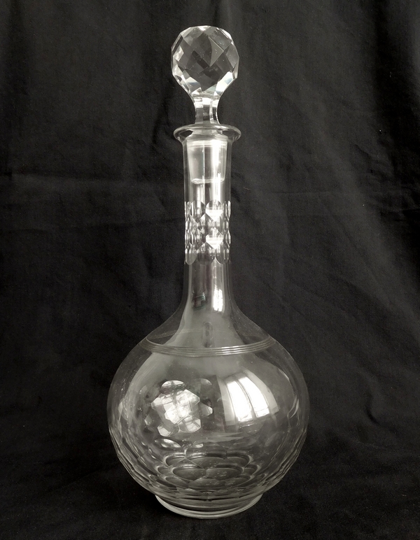 Detail — Baccarat crystal wine decanter, Chauny pattern - 26cm