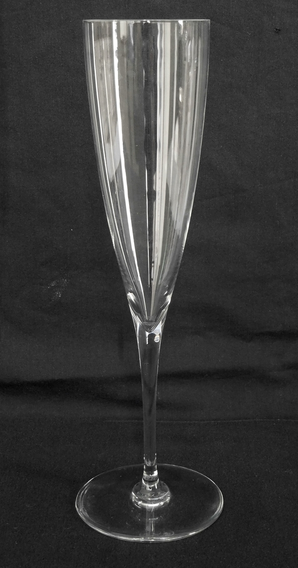 Détail — Flûte à champagne en cristal de Baccarat, modèle Dom Perignon - signée
