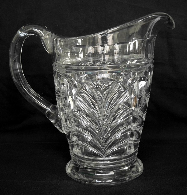 Détail — Pichet / broc / carafe à eau en cristal de Baccarat, modèle Aumale