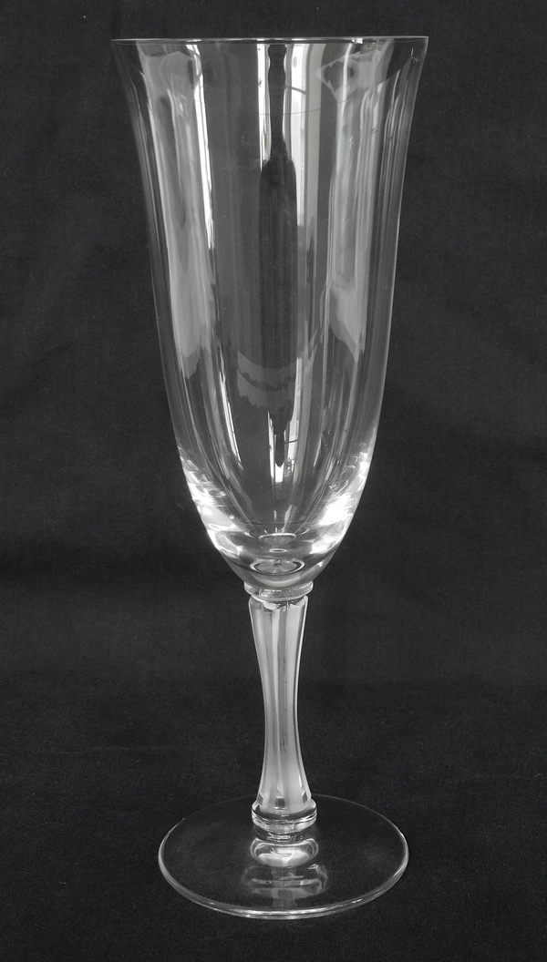 Detail — Lalique crystal champagne flute / glass, Barsac pattern - signed