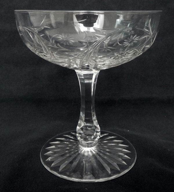 Détail — Coupe à champagne en cristal de Baccarat, modèle Maintenon