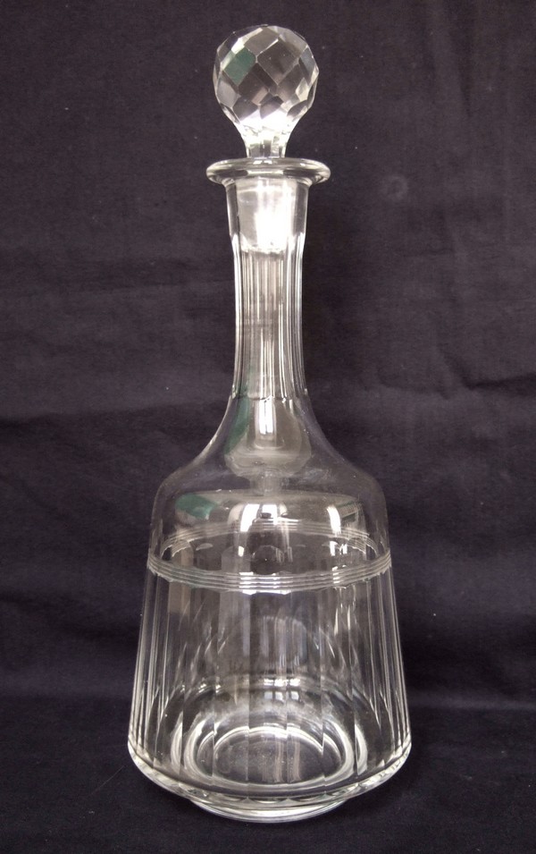 Détail — Carafe à vin en cristal taillé de Baccarat, modèle proche de Chicago