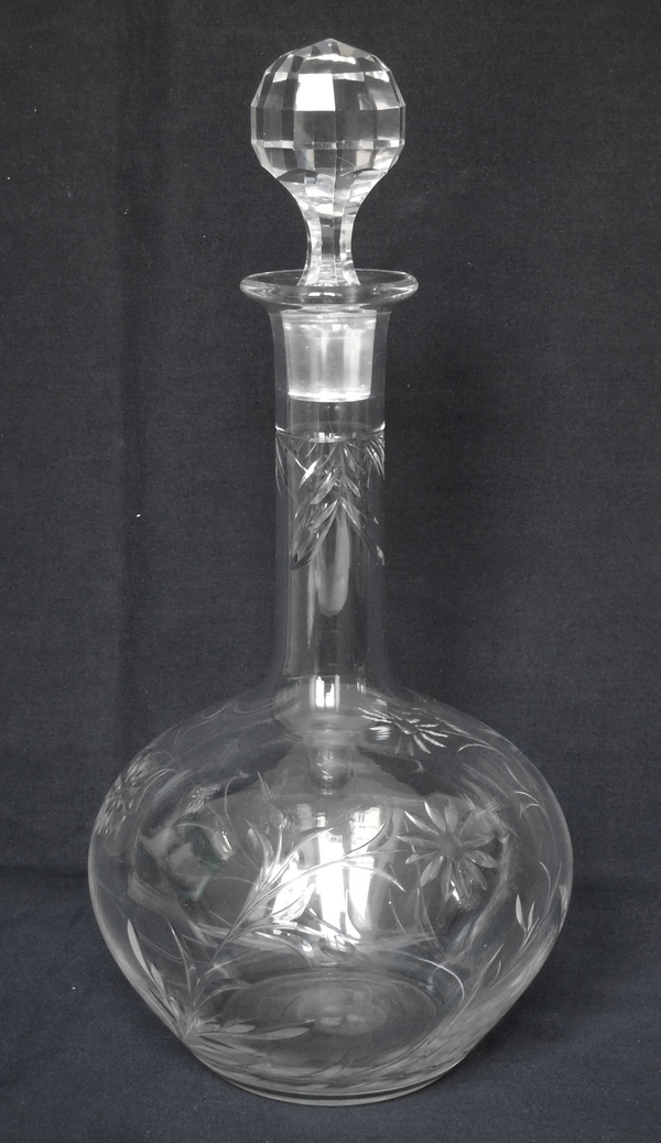 Détail — Carafe à vin en cristal de Baccarat, modèle aux Marguerites en cristal taillé - 29,5cm