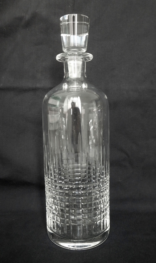 Détail — Carafe à whisky en cristal de Baccarat, modèle Nancy format bouteille - signée