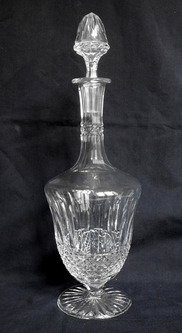 Detail — St Louis crystal wine decanter, Tommy pattern - signed