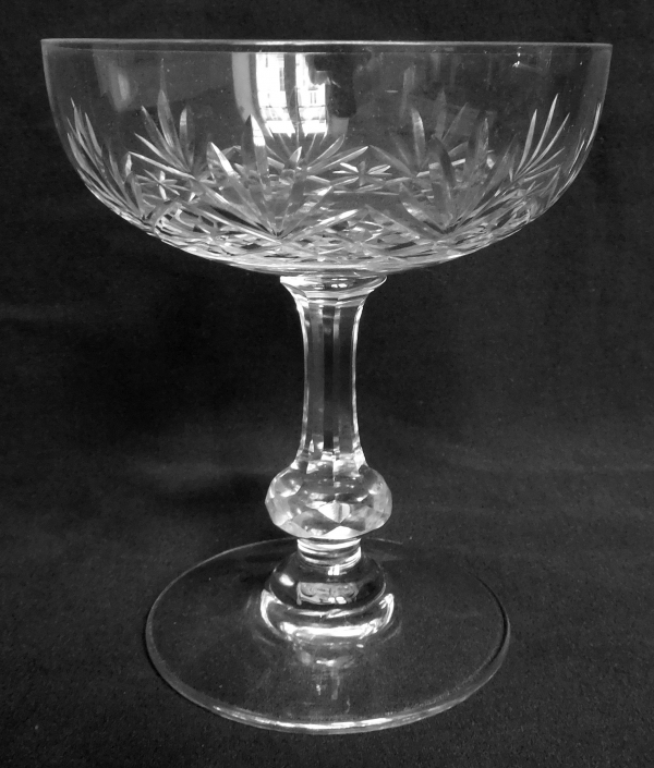 Détail — Coupe à champagne en cristal de St Louis, modèle Massenet