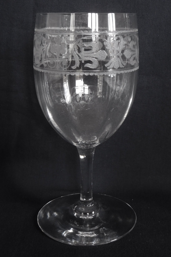 Detail — Baccarat crystal liquor glass, Chablis pattern, Renaissance style engraved with fleur de lys - 8.1cm