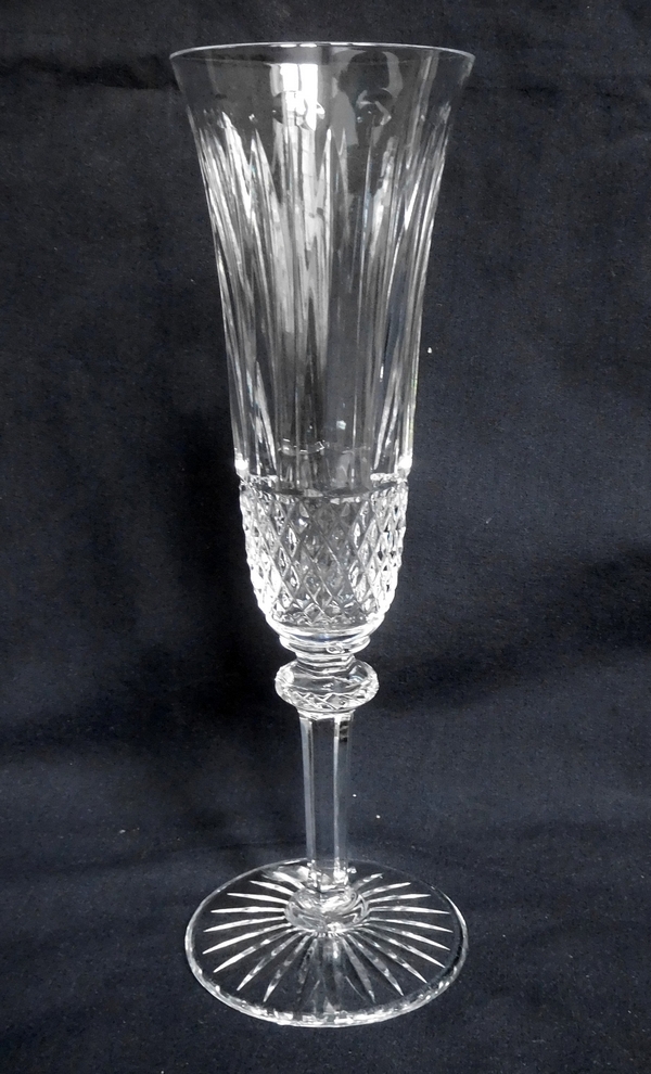 Détail — Flûte à champagne en cristal de St Louis, modèle Tommy - 18,8cm - signée