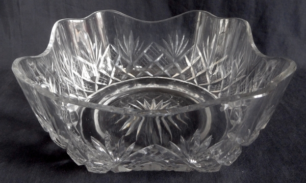 Détail — Grand saladier en cristal de Baccarat, modèle Douai