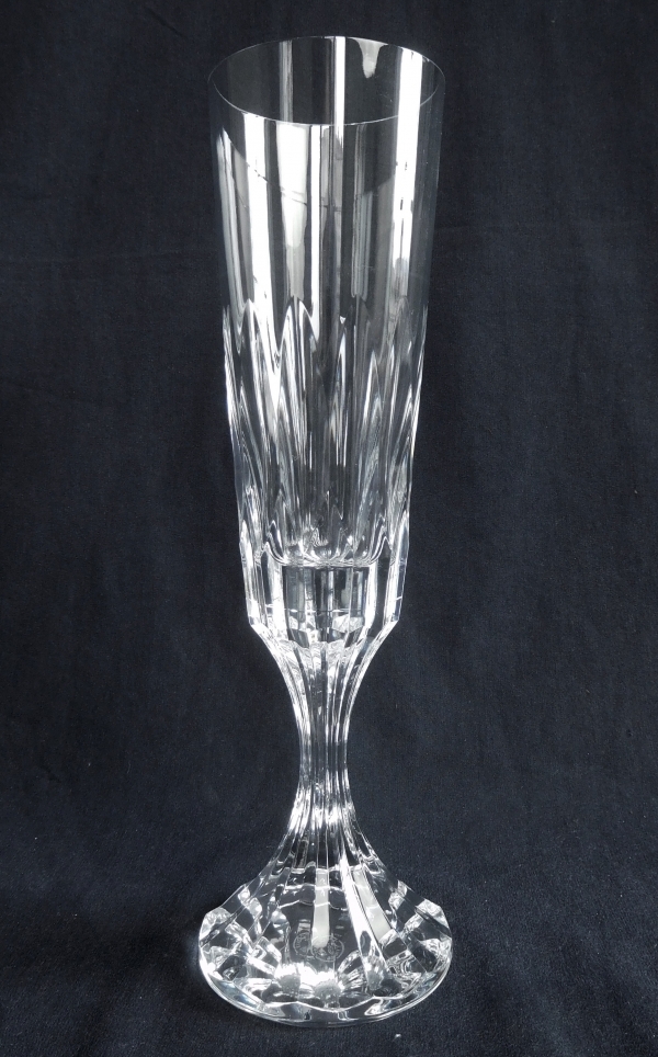 Détail — Flûte à champagne en cristal de Baccarat, modèle d'Assas - signée