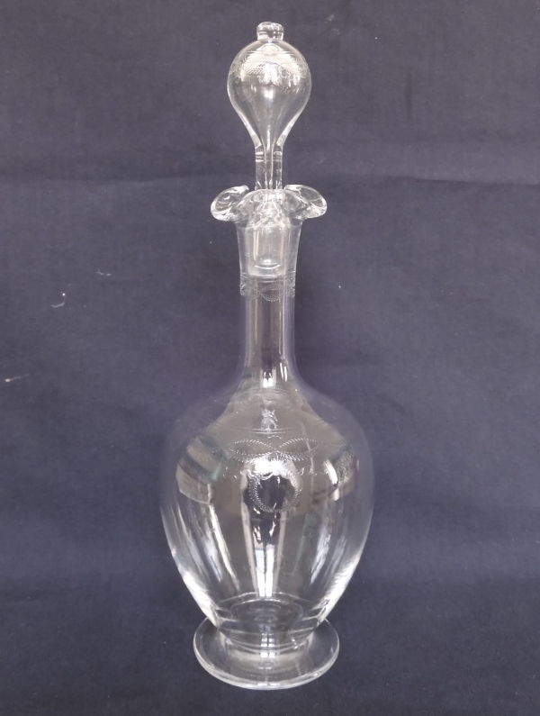 Detail — Baccarat crystal liquor decanter / bottle, engraved pattern 10607 - 24cm