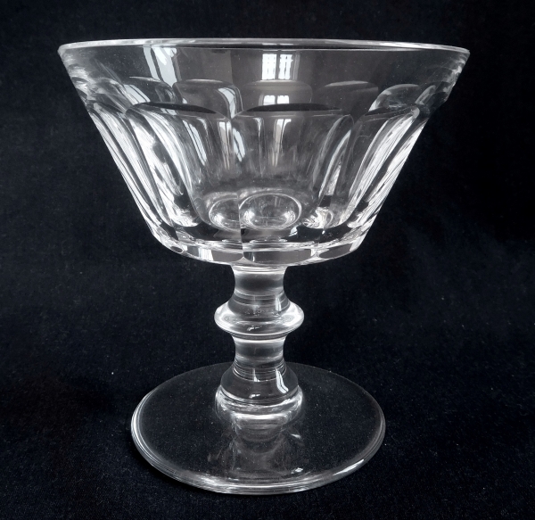Detail — St. Louis crystal champagne glass, Caton pattern - 14cm - signed