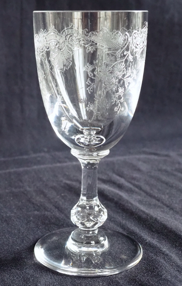 Detail — St Louis crystal white wine glass / port glass, Cleo pattern - 13.1cm - signed