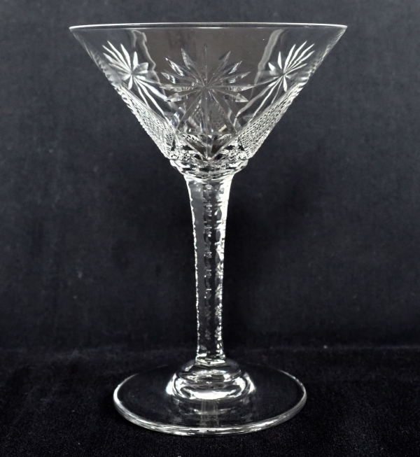 Détail — Coupe à champagne en cristal de St Louis, modèle Nelly taillé - signée