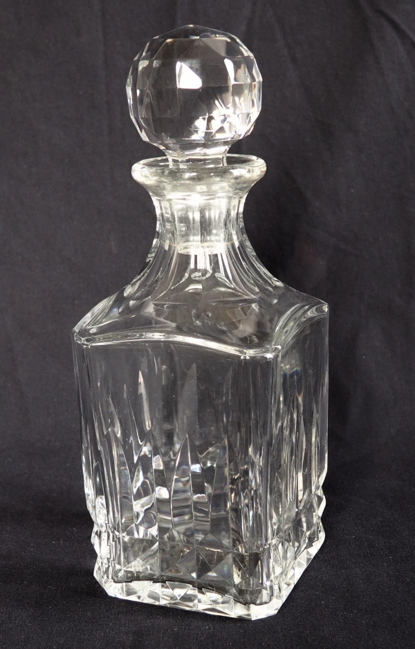 Détail — Carafe à whisky ou cognac en cristal de Baccarat, modèle Piccadilly - signé