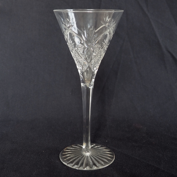 Détail — Verre à eau en cristal de Baccarat, modèle conique taille 10834 - 20,7cm