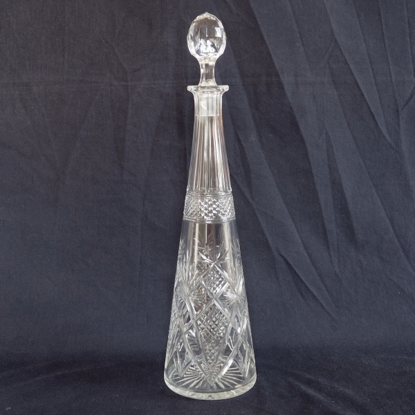 Détail — Carafe à vin en cristal de Baccarat, modèle conique taille 10834 - étiquette - 40cm