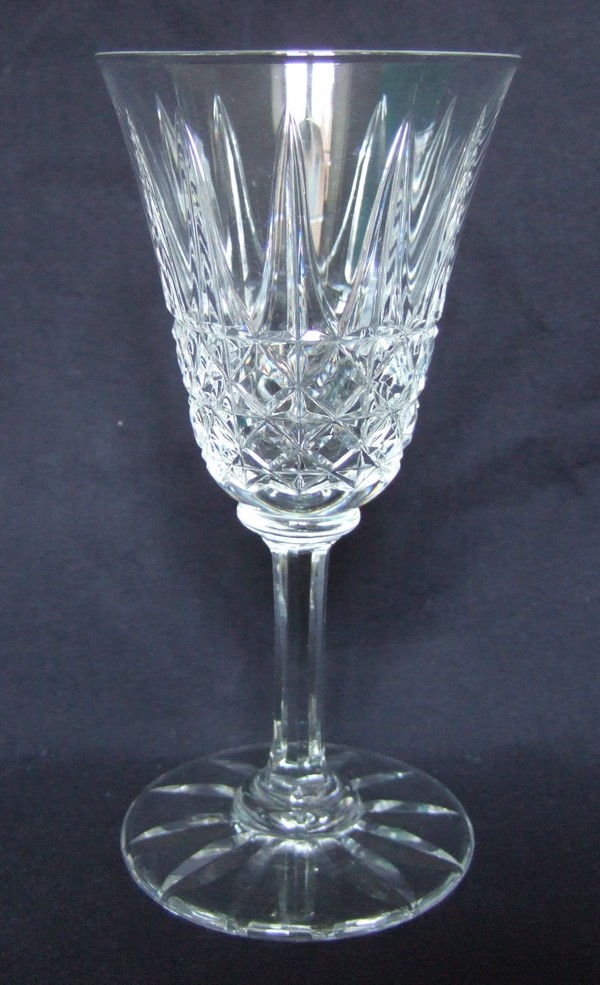 Détail — Verre à vin blanc ou verre à porto en cristal de St Louis, modèle Tarn - 13cm - signé