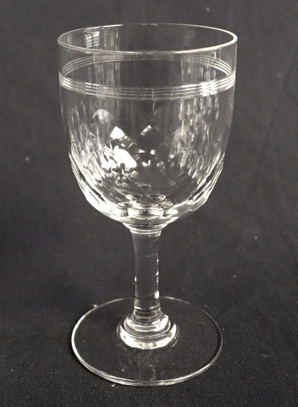 Détail — Verre à eau en cristal de Baccarat, modèle Chauny forme ballon - 14,7cm