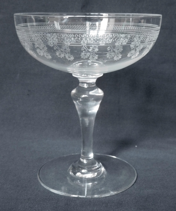 Détail — Coupe à champagne en cristal de Baccarat, modèle Pompadour