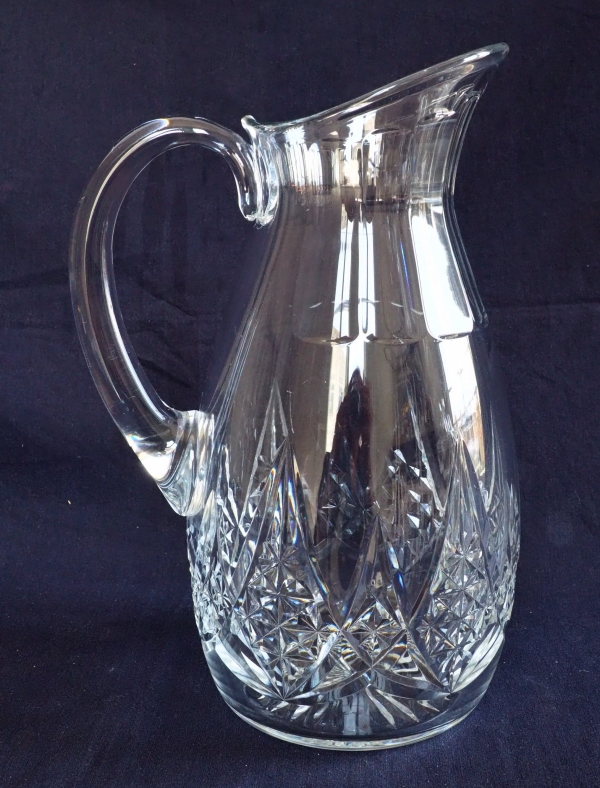 Détail — Grand pichet / broc / carafe à eau en cristal de Baccarat, modèle Epron - signé