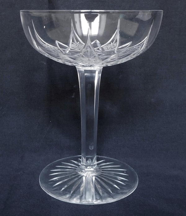 Détail — Coupe à champagne en cristal de Baccarat, modèle Epron