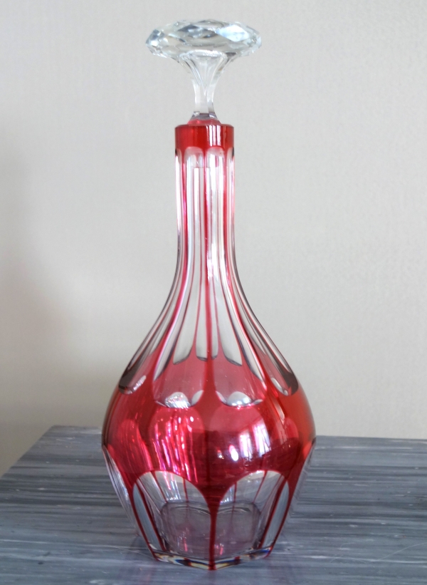Detail — Baccarat crystal bottle / decanter, pink overlay crystal, Compiegne pattern / Malmaison pattern