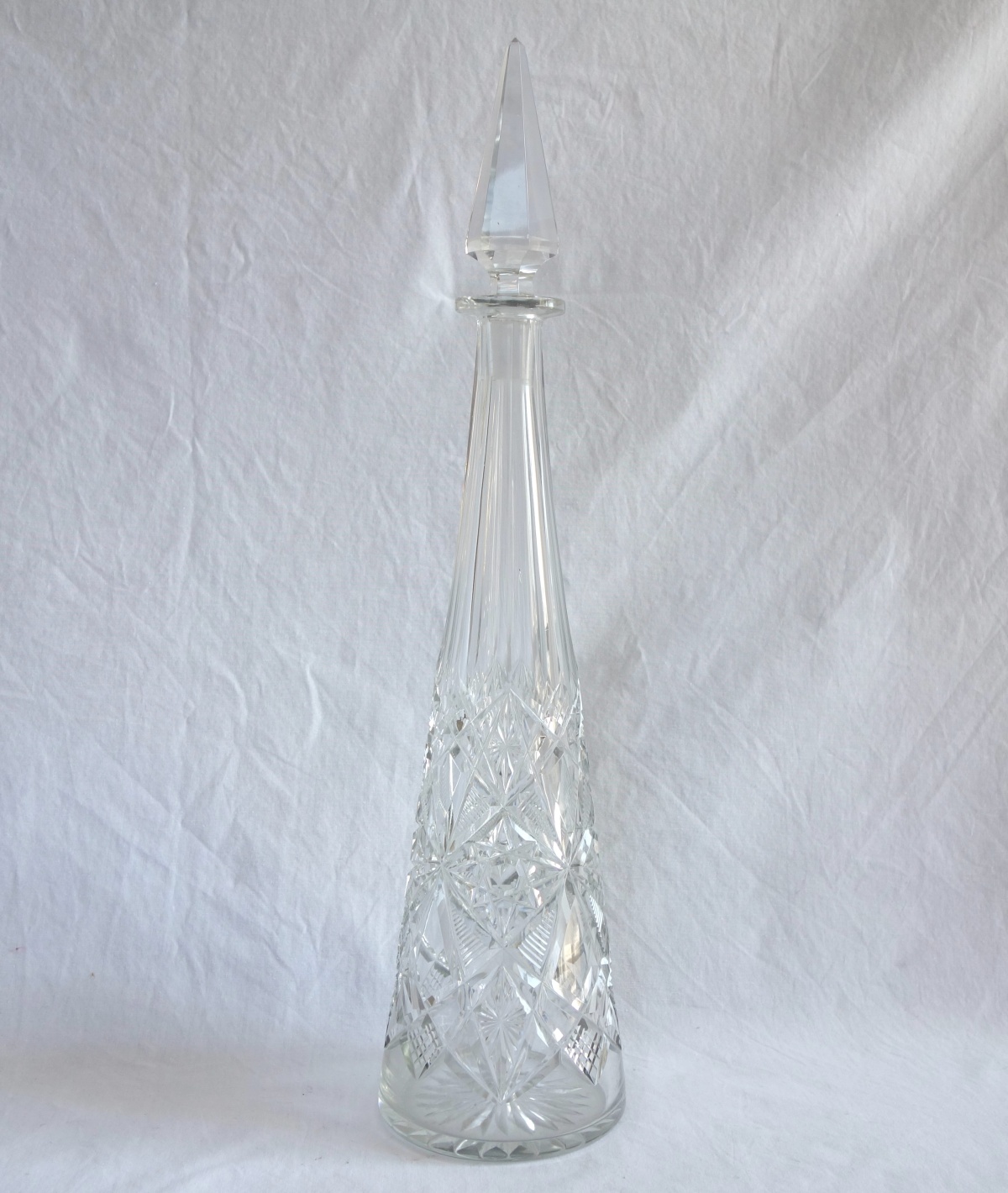 Detail — Baccarat crystal wine bottle, Lagny pattern - 42cm