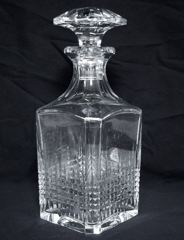 Détail — Carafe à whisky en cristal de Baccarat, modèle Nancy - signée
