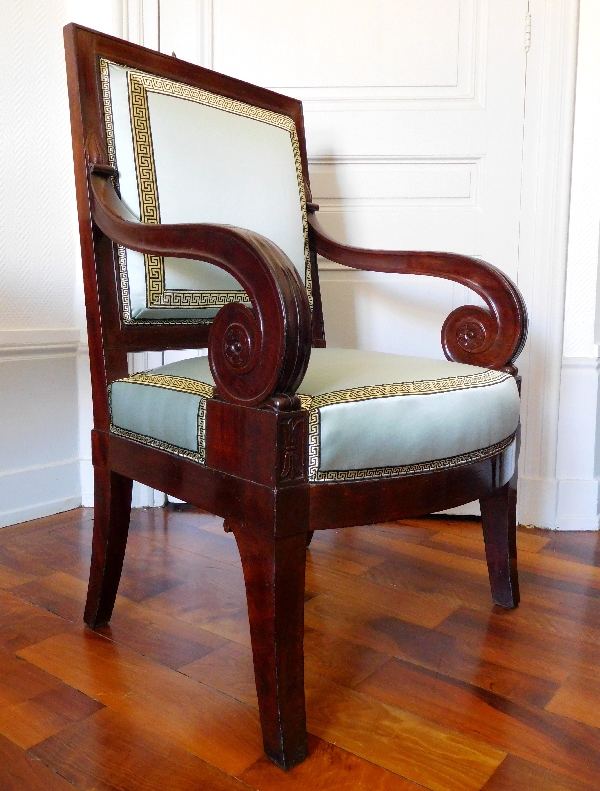 Détail — Jacob D rue Meslée : fauteuil d'apparat d'époque Empire en acajou