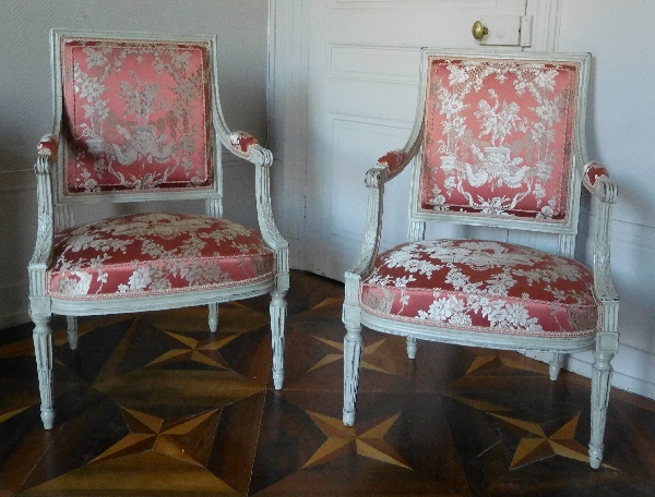 Detail — Pair of LXVI a la Reine armchairs stamped JB Boulard - seatmaker of the King