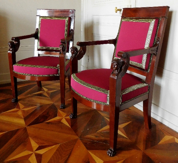 Détail — Jacob Desmalter (attribués à) : paire de fauteuils d’époque Empire richement sculptés circa 1806