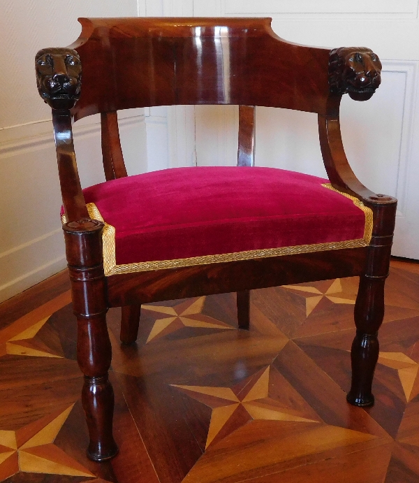 Détail — Fauteuil de bureau époque Empire en acajou à têtes de lion