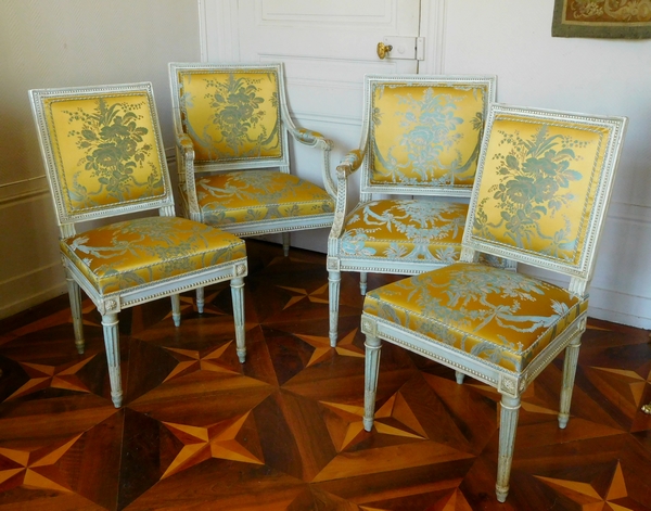 Détail — Pluvinet : mobilier de salon 4 pièces d'époque Louis XVI, damas de soie jaune - estampillé
