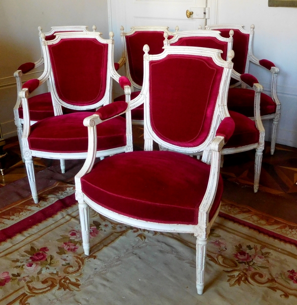 Détail — Roussens : mobilier de salon, 6 fauteuils cabriolets Louis XVI en velours de soie - estampille