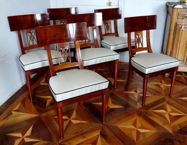 Detail — 6 mahogany Klismos-shaped chairs, Empire period circa 1800