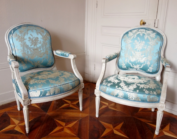 Détail — Louis Delanois : paire de fauteuils à la Reine Louis XVI d'époque Louis XV