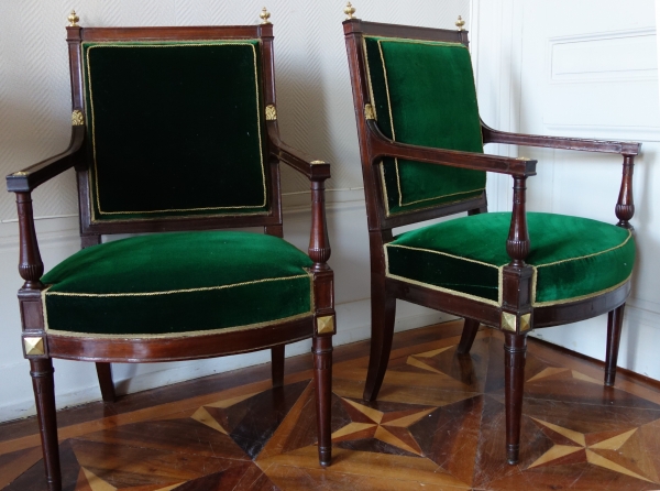 Détail — Paire de fauteuils d'époque Directoire en acajou et bronze doré attribués à Georges Jacob