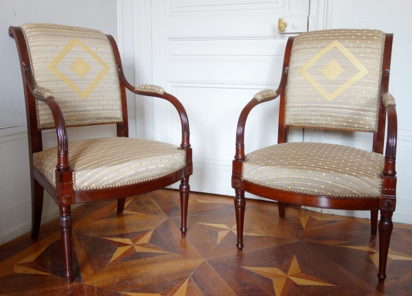 Détail — Jacob : paire de fauteuils à l'Etrusque en acajou et crin de cheval fin XVIIIe siècle