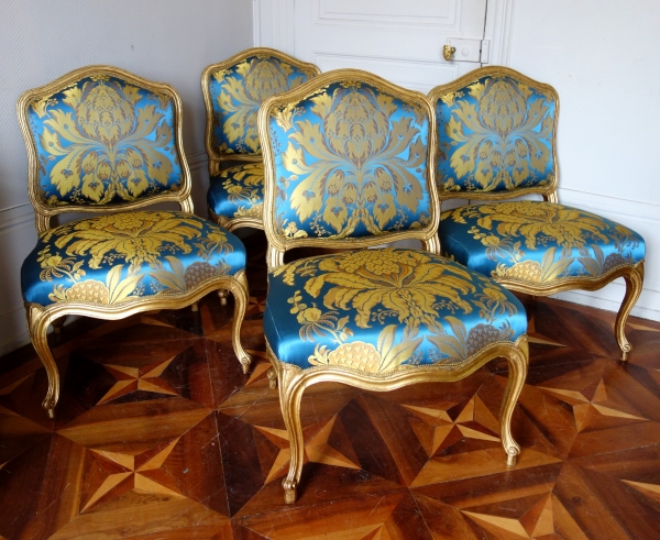 Détail — Suite de 4 chaises d'époque Louis XV en bois doré estampillées de Meunier - façon Palais de l'Elysée