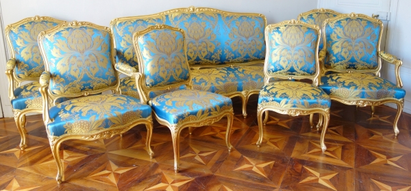 Détail — Mobilier de salon Louis XV en bois doré sur le modèle du palais de l'Elysée (salon Pompadour)